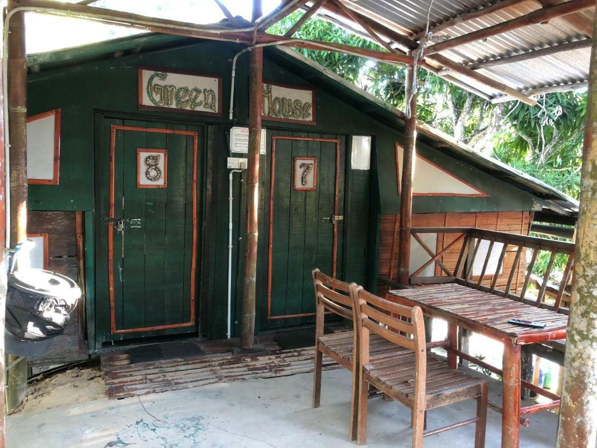 Dragon Pearl Beach Resort Kota Belud Exterior photo